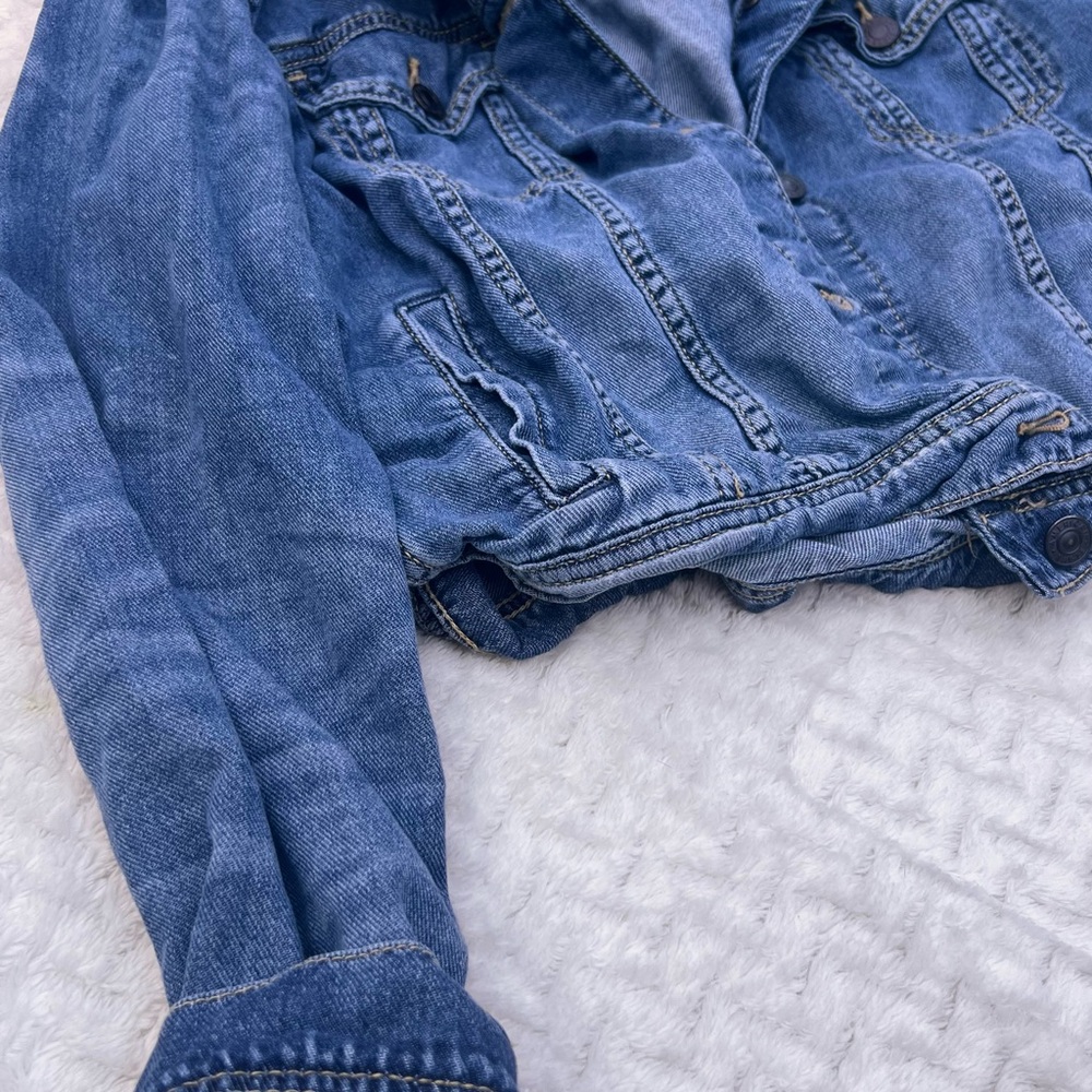 AEO Y2K Distressed Denim Women’s Medium Blue Jean Summer Jacket Normcore - Picture 4 of 11